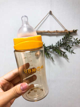 유비맘 PPSU 젖병 노꼭지_260ml_컬러 랜덤 발송 — 5점을 준 리뷰어가 2020년 6월 올린 사용 사진