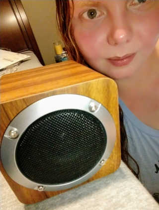 SEVIZ MINI10W 레트로 블루투스 스피커 — 5점을 준 리뷰어가 2020년 9월 올린 사용 사진