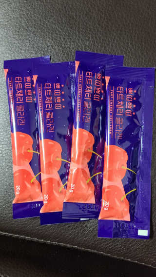 서울약사신협_쁘띠쁘띠타트체리콜라겐_20g x 14포 — 3점을 준 리뷰어가 2020년 11월 올린 사용 사진
