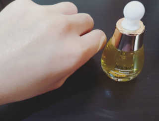 미구하라 프리미엄 울트라 화이트닝 퍼펙트 앰플 오리진  20ml — 5점을 준 리뷰어가 2020년 4월 올린 사용 사진