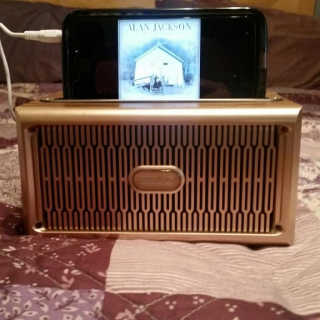 SEVIZ MINI10W 레트로 블루투스 스피커 — 5점을 준 리뷰어가 2020년 6월 올린 사용 사진
