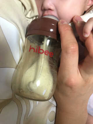 하이비코리아 앉아서나서서먹는젖병 하이비 PPSU 빨대젖병 — 5점을 준 리뷰어가 2020년 6월 올린 사용 사진