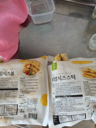 가치식탁 리얼치즈스틱, 리얼크림치즈볼 — 5점을 준 리뷰어가 2020년 9월 올린 사용 사진