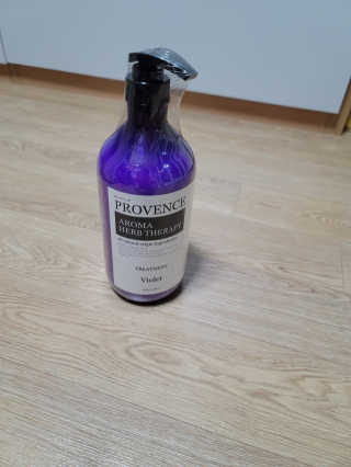 프로방스 바이올렛 퍼퓸 트리트먼트 1000ml 업그레이드 — 5점을 준 리뷰어가 2020년 8월 올린 사용 사진