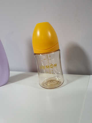 유비맘 PPSU 젖병 노꼭지_200ml_컬러 랜덤 발송 — 5점을 준 리뷰어가 2020년 10월 올린 사용 사진