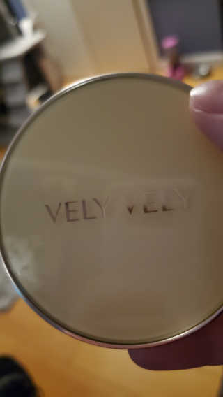 VELY VELY 아우라 허니 글로우 쿠션 — 4점을 준 리뷰어가 2020년 4월 올린 사용 사진