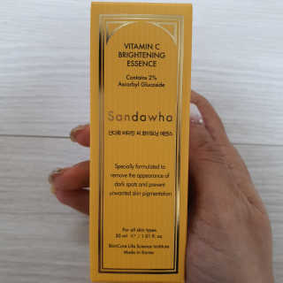 [스킨큐어] 산다화 비타민C 화이트닝 에센스 30ml — 4점을 준 리뷰어가 2020년 4월 올린 사용 사진
