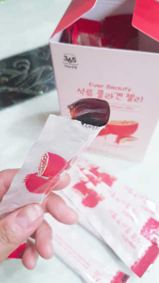 365더건강 에버뷰티 석류콜라겐 젤리 — 5점을 준 리뷰어가 2020년 7월 올린 사용 사진