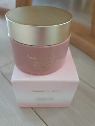 Tween.Ty Skin 트웬티스킨 리프팅 크림 프리미엄 라인 — 4점을 준 리뷰어가 2020년 9월 올린 사용 사진