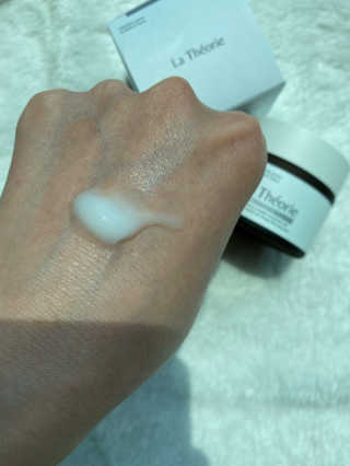 La Theorie Hydrating Ingredients | 하이드레이팅 인그레이디언츠 — 5점을 준 리뷰어가 2020년 5월 올린 사용 사진