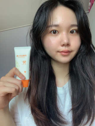 [후르디아] 혼합자차 선 에센스+톤업 선크림 2종 — 4.5점을 준 리뷰어가 2020년 8월 올린 사용 사진