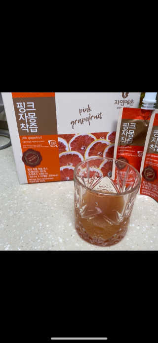 자연에온 핑크 자몽 착즙 100mL 10개입 2BOX — 4점을 준 리뷰어가 2020년 11월 올린 사용 사진
