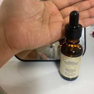 [스킨큐어] 산다화 비타민C 화이트닝 에센스 30ml — 3점을 준 리뷰어가 2020년 4월 올린 사용 사진