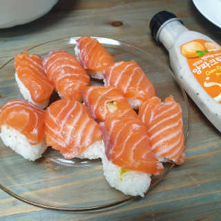 동원산업 항공직송 동원생연어_400g — 5점을 준 리뷰어가 2020년 4월 올린 사용 사진