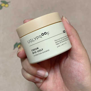 어글리프루프 크림 바이어글리 하이드레이션 샤워 50ml — 5점을 준 리뷰어가 2020년 12월 올린 사용 사진