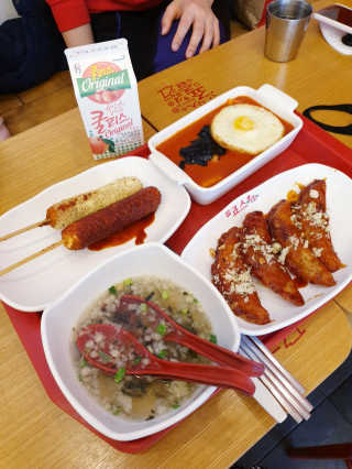 죠스떡볶이 [죠스푸드] 짜빠떡볶이+떡또그+범벅만두 신메뉴 3종 — 4점을 준 리뷰어가 2020년 4월 올린 사용 사진