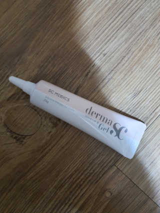 derma SC-Gel 더마에스씨 겔 20g — 5점을 준 리뷰어가 2020년 5월 올린 사용 사진