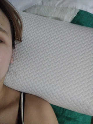 포유 메모리폼 경추베개 자모니베개 — 5점을 준 리뷰어가 2020년 7월 올린 사용 사진
