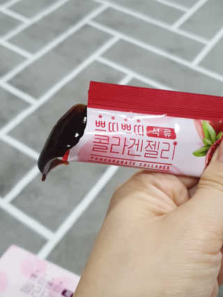 헬스업_쁘띠쁘띠석류콜라겐젤리_20g x 14포 — 5점을 준 리뷰어가 2020년 12월 올린 사용 사진