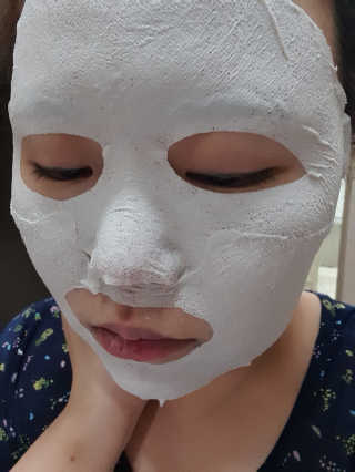 아이디플라코스메틱 페이스핏 플라스터 마스크 — 2.5점을 준 리뷰어가 2020년 5월 올린 사용 사진