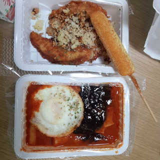 죠스떡볶이 [죠스푸드] 짜빠떡볶이+떡또그+범벅만두 신메뉴 3종 — 4.5점을 준 리뷰어가 2020년 5월 올린 사용 사진