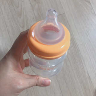 유비맘 신생아젖병 120ml 트리플팩_ 젖꼭지 포함 — 5점을 준 리뷰어가 2020년 8월 올린 사용 사진