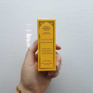[스킨큐어] 산다화 비타민C 화이트닝 에센스 30ml — 5점을 준 리뷰어가 2020년 4월 올린 사용 사진