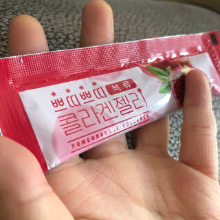 헬스업_쁘띠쁘띠석류콜라겐젤리_20g x 14포 — 5점을 준 리뷰어가 2020년 7월 올린 사용 사진