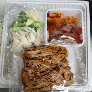 닥터키친 두유투움바파스타를 빼당빼당 — 1점을 준 리뷰어가 2020년 4월 올린 사용 사진