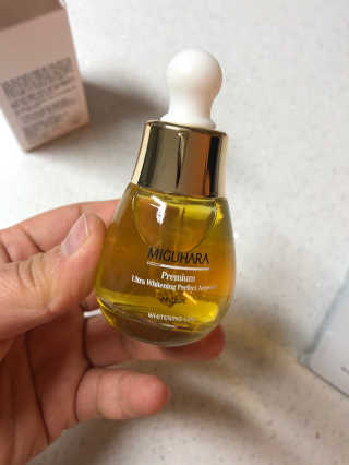 미구하라 프리미엄 울트라 화이트닝 퍼펙트 앰플 오리진  20ml — 5점을 준 리뷰어가 2020년 4월 올린 사용 사진
