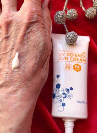 트리티스 US [TREATIS] UV Defence Sun Cream PA+++ / SPF50+ — 5점을 준 리뷰어가 2020년 12월 올린 사용 사진