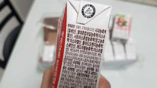 [풀무원녹즙] 어린이 과채음료, 라토앤 트로피칼 1box — 5점을 준 리뷰어가 2020년 10월 올린 사용 사진
