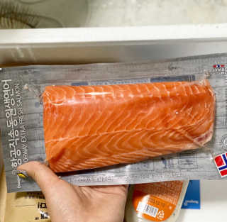동원산업 항공직송 동원생연어_400g — 1점을 준 리뷰어가 2020년 4월 올린 사용 사진