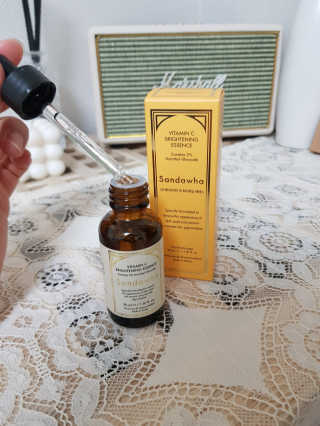 [스킨큐어] 산다화 비타민C 화이트닝 에센스 30ml — 5점을 준 리뷰어가 2020년 4월 올린 사용 사진
