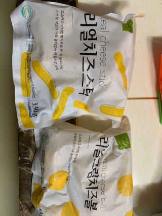 가치식탁 리얼치즈스틱, 리얼크림치즈볼 — 5점을 준 리뷰어가 2020년 8월 올린 사용 사진