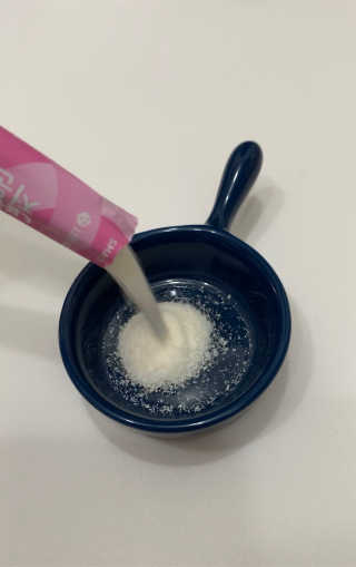 서울약사신협_내몸애뷰티저분자콜라겐_2.5g 50포 — 5점을 준 리뷰어가 2020년 4월 올린 사용 사진