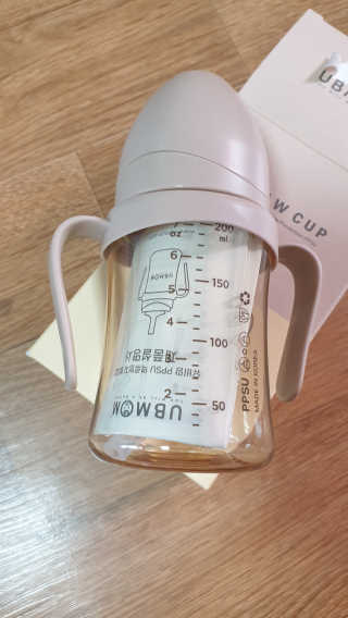 유비맘 샘방지 PPSU 빨대컵_컬러 랜덤 발송 — 5점을 준 리뷰어가 2020년 8월 올린 사용 사진