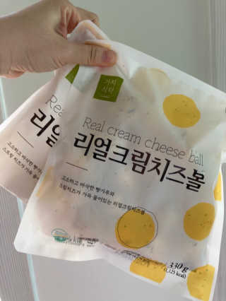 가치식탁 리얼치즈스틱, 리얼크림치즈볼 — 5점을 준 리뷰어가 2020년 9월 올린 사용 사진