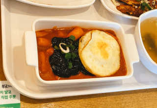 죠스떡볶이 [죠스푸드] 짜빠떡볶이+떡또그+범벅만두 신메뉴 3종 — 4점을 준 리뷰어가 2020년 5월 올린 사용 사진