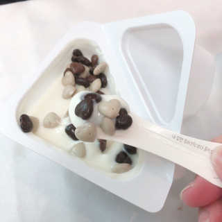남양유업 또깍 접어 떠먹는 불가리스 2종 — 5점을 준 리뷰어가 2020년 9월 올린 사용 사진