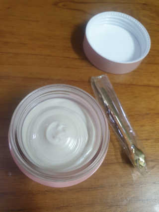 Tween.Ty Skin 트웬티스킨 리페어 아이크림 프리미엄 라인 — 4점을 준 리뷰어가 2020년 10월 올린 사용 사진