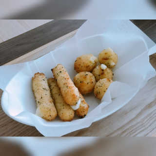 가치식탁 리얼치즈스틱, 리얼크림치즈볼 — 5점을 준 리뷰어가 2020년 8월 올린 사용 사진