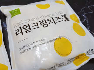 가치식탁 리얼치즈스틱, 리얼크림치즈볼 — 5점을 준 리뷰어가 2020년 4월 올린 사용 사진