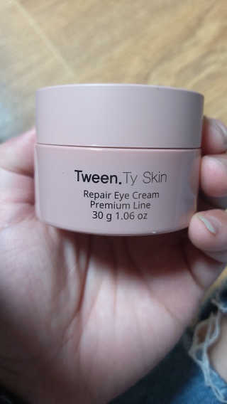 Tween.Ty Skin 트웬티스킨 리페어 아이크림 프리미엄 라인 — 5점을 준 리뷰어가 2020년 10월 올린 사용 사진