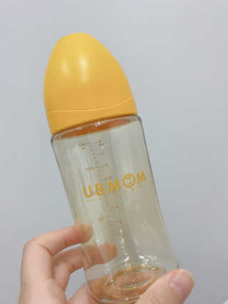유비맘 PPSU 젖병 노꼭지_260ml_컬러 랜덤 발송 — 4.5점을 준 리뷰어가 2020년 6월 올린 사용 사진