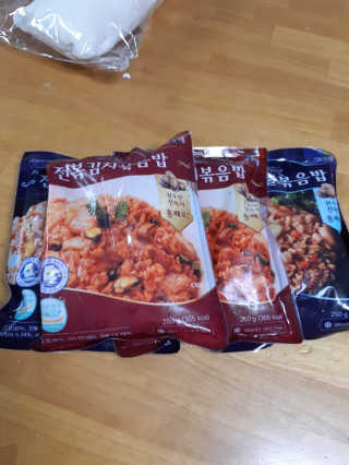 바다는다웰빙이다 전복해물볶음밥/전복김치볶음밥 250g-4봉지 — 4점을 준 리뷰어가 2020년 8월 올린 사용 사진