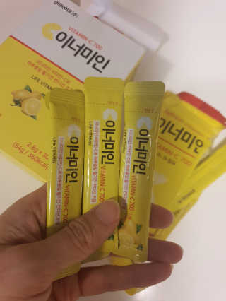 이너미인 VITAMIN-C 700 — 5점을 준 리뷰어가 2020년 8월 올린 사용 사진