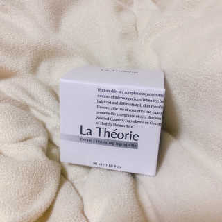 La Theorie Hydrating Ingredients | 하이드레이팅 인그레이디언츠 — 5점을 준 리뷰어가 2020년 5월 올린 사용 사진
