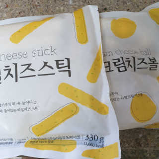 가치식탁 리얼치즈스틱, 리얼크림치즈볼 — 5점을 준 리뷰어가 2020년 5월 올린 사용 사진