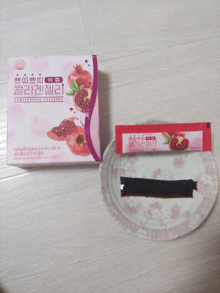 헬스업_쁘띠쁘띠석류콜라겐젤리_20g x 14포 — 5점을 준 리뷰어가 2020년 8월 올린 사용 사진